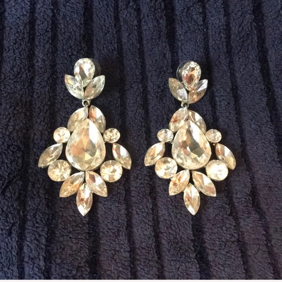 Jewelry - Dangling Earrings